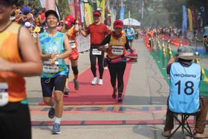 BIB: 239, 45203, 48028
                            <button type="button" onclick="openModal(8249034)" class="btn btn-primary btn-sm float-right btn-popup" data-toggle="modal" data-target=".modal-high-quality">
                        <i class="fas fa-shopping-cart"></i> Add to Cart
                    </button>
                                            <button type="button" onclick="isThisMe(8249034, true)" class="btn btn-success btn-sm float-right btn-popup btn-isme hidden" data-toggle="tooltip" data-placement="bottom" title="นี่คือรูปของคุณใช่ไหม คลิกที่นี่เพื่อเอาเข้าอัลบั้ม">
                        <i class="fas fa-plus"></i> Add to album
                    </button>
                    <button type="button" onclick="isThisMe(8249034, false)" class="btn btn-warning btn-sm float-right btn-popup btn-isnotme hidden">
                        <i class="fas fa-ban"></i> Remove from album
                    </button>